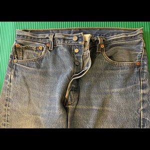 Men’s Levi’s 501 35 x 30 blue denim button fly straight leg